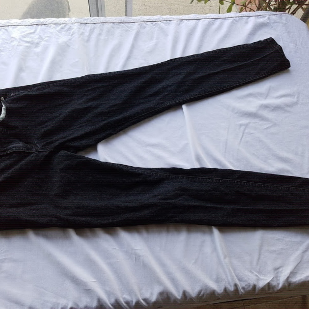 black jean